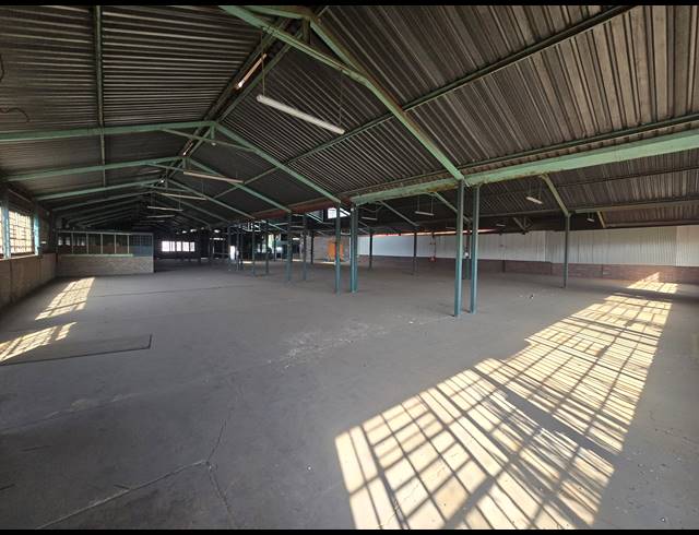 1,595M² WAREHOUSE TO LET IN ANDERBOLT